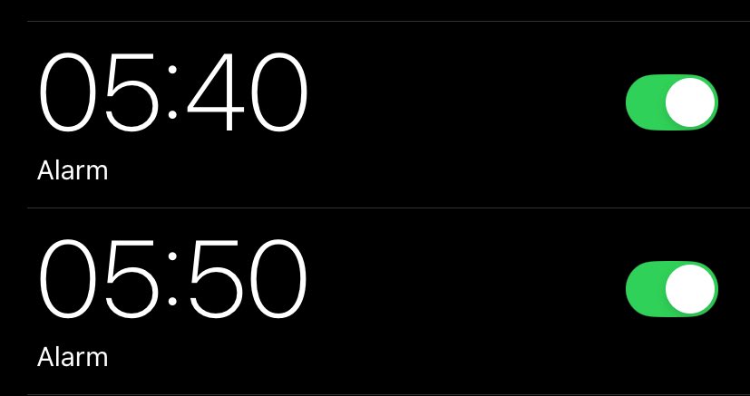 Ja: Nadszedł weekend - w końcu się wyśpię.
Też ja, bo jutro 22 milionerów jeżdżących w kółko: