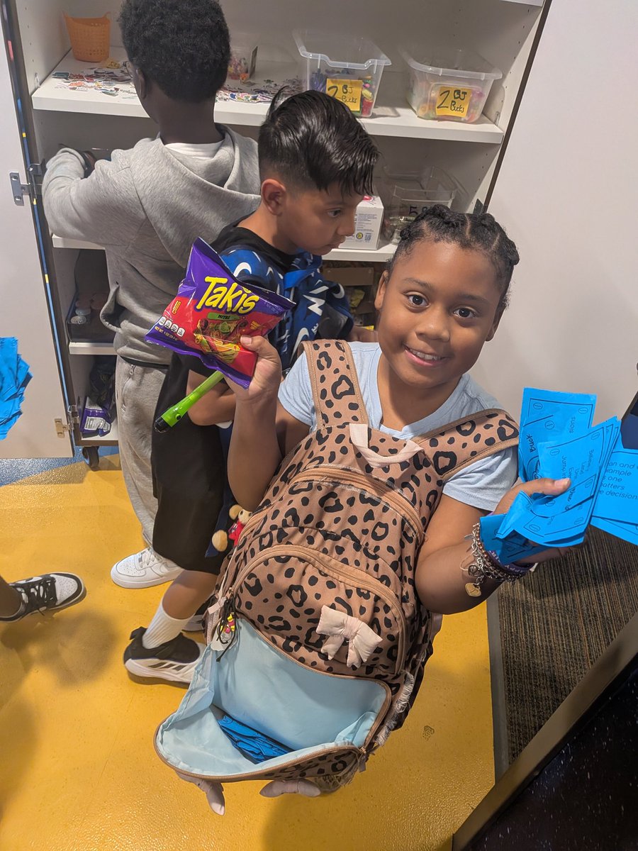 Miss J Thomas tweet media