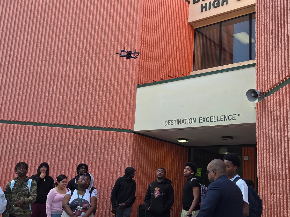 Principal Williams tweet media