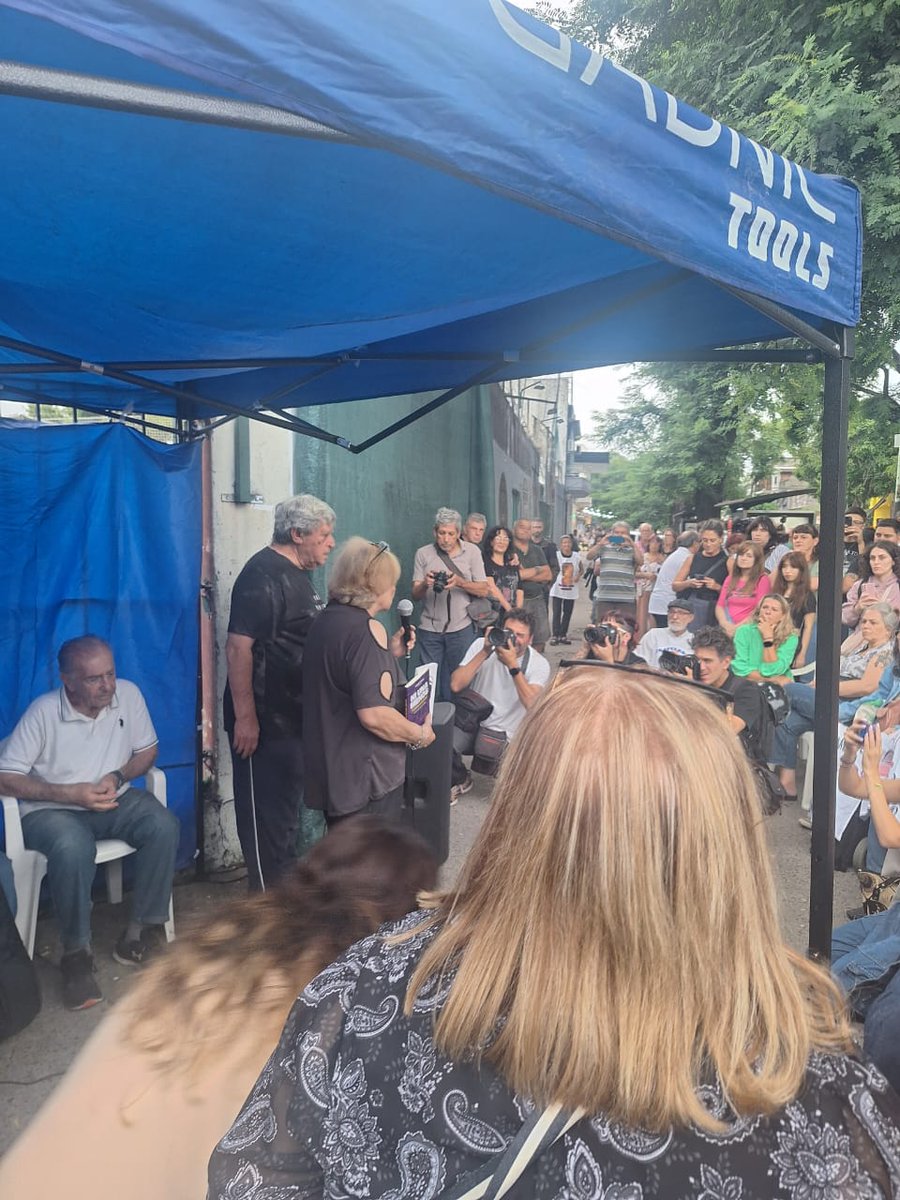#Mataderos #NiUnaMenos A 16 años del femicidio de Wanda, participamos junto a su familia de la apertura de un  mural  conmemorativo y recordamos la necesidad de defender lo conquistado. Fue femicidio. Ni un paso atrás. Por un 8M masivo y unitario este lunes 9 de Marzo que inviten