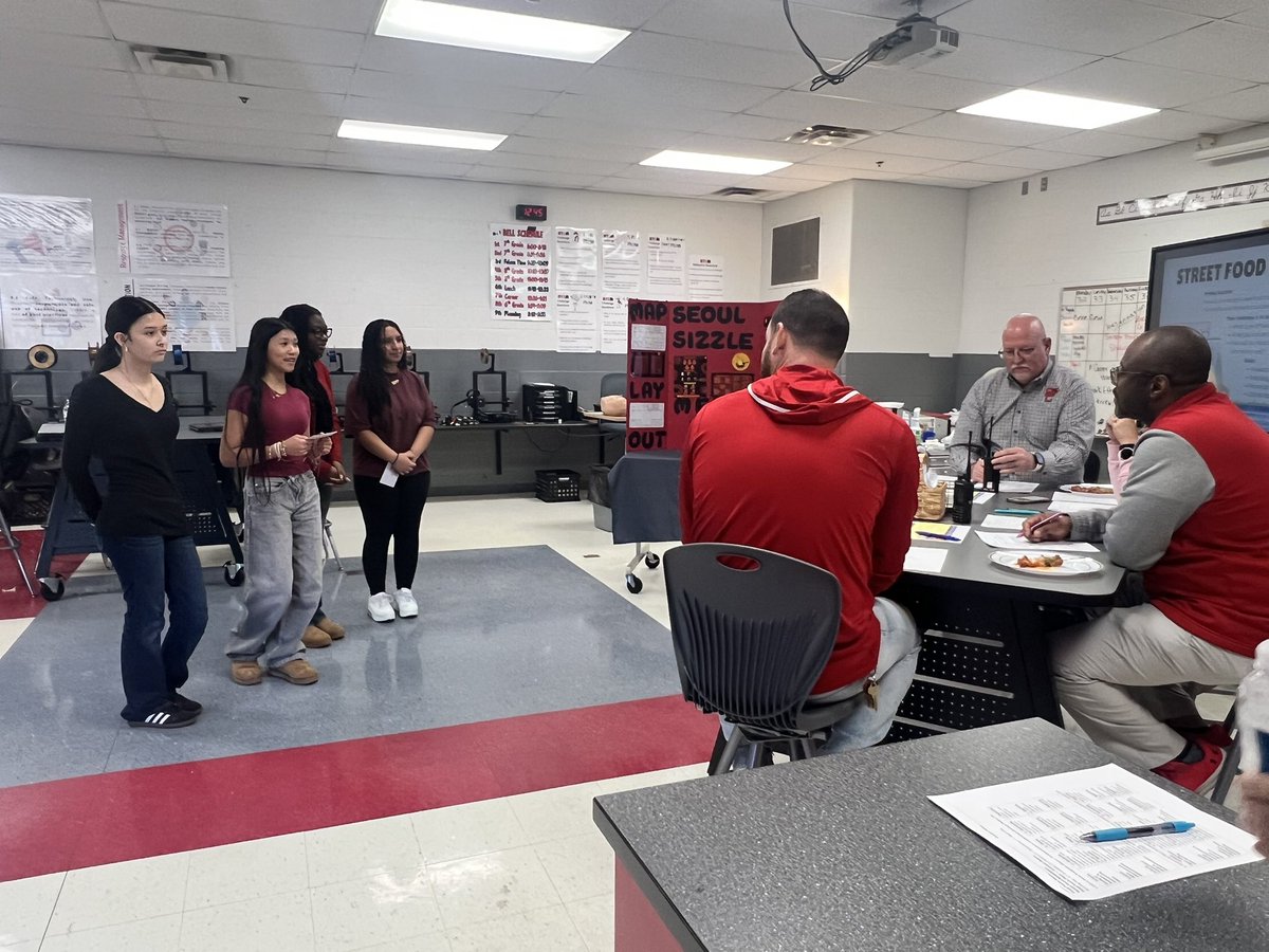 SCreekLife tweet media