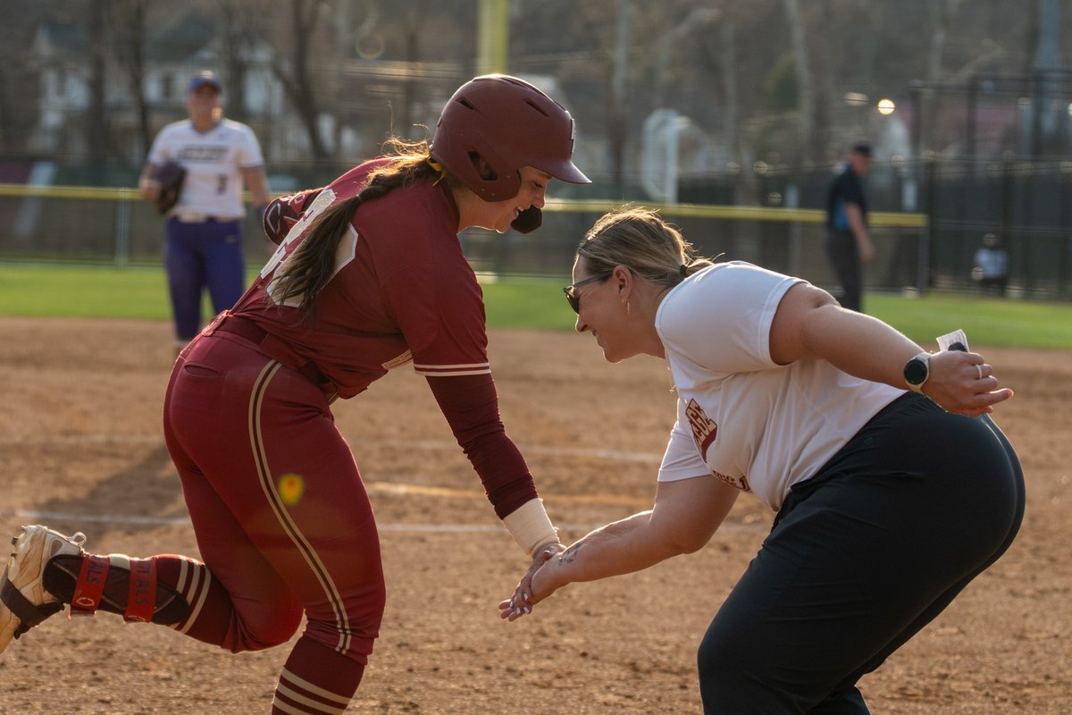 BC_Softball's tweet photo. ✌ out ball! https://t.co/kY8HoTJjxH