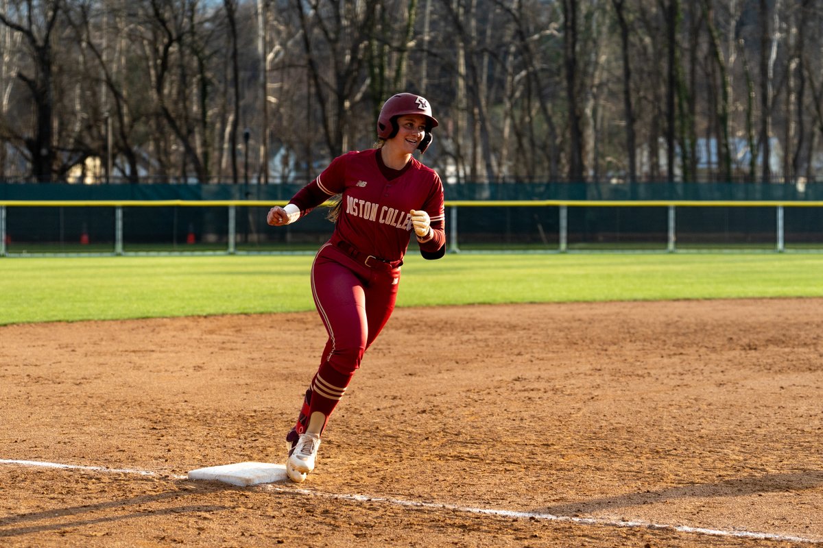 BC_Softball's tweet photo. ✌ out ball! https://t.co/kY8HoTJjxH
