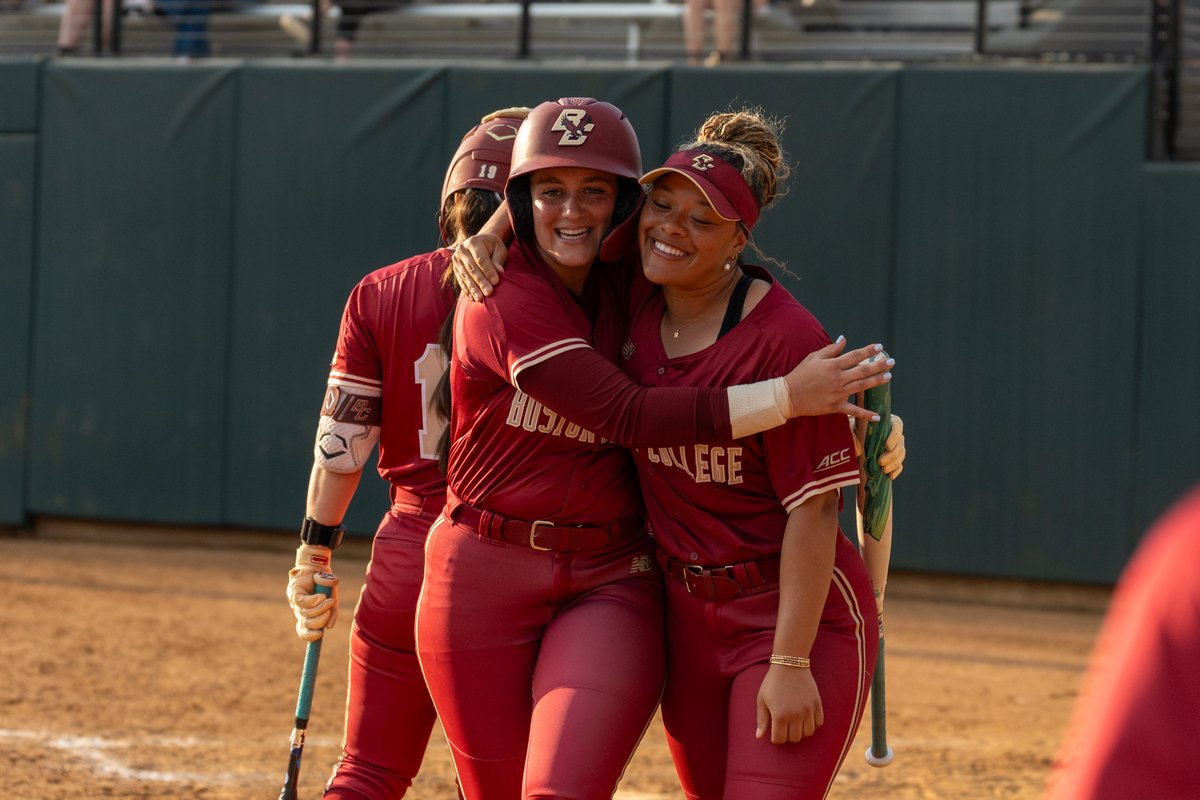BC_Softball's tweet photo. ✌ out ball! https://t.co/kY8HoTJjxH