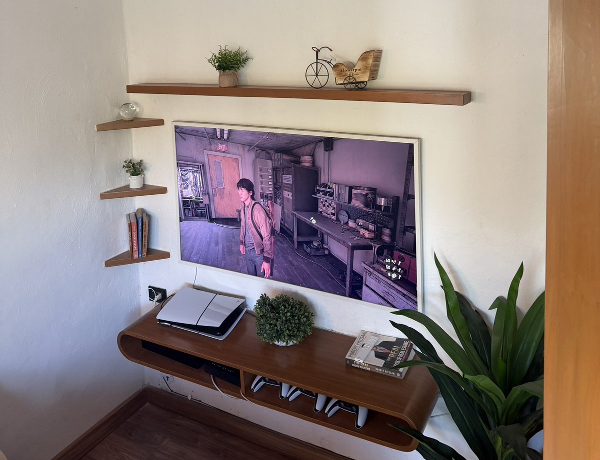 ignacio_gsa's tweet photo. TLOU setup https://t.co/AUKEOxnd3w