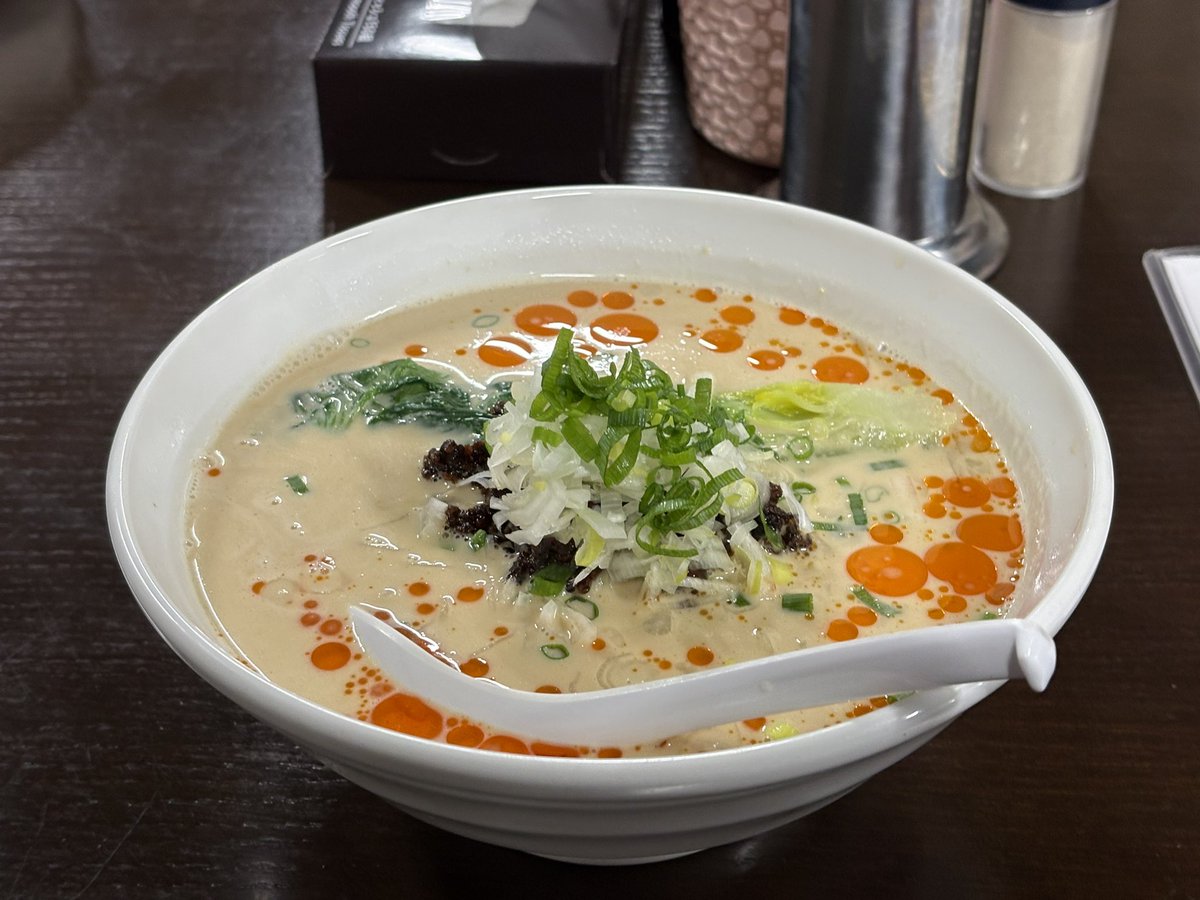 coimeshi's tweet photo. ここの担々麺が一番美味い
たまにしかメニュー載らないけど https://t.co/zpSH7KW4Gv