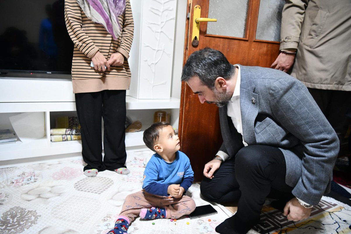 📍 Gölbaşı

İl Başkanımız Sn. <a href="/hakanhanozcan/">Hakan Han ÖZCAN 🇹🇷</a>, İslim ailesini ziyaret etti. Genel Başkanımız ve Cumhurbaşkanımız Sn. <a href="/RTErdogan/">Recep Tayyip Erdoğan</a>’ın selamlarını ileterek, mübarek Ramazan aylarını tebrik etti.

#MilletimizleİnancımızBir
#SevdamızdaBüyükDavamızda