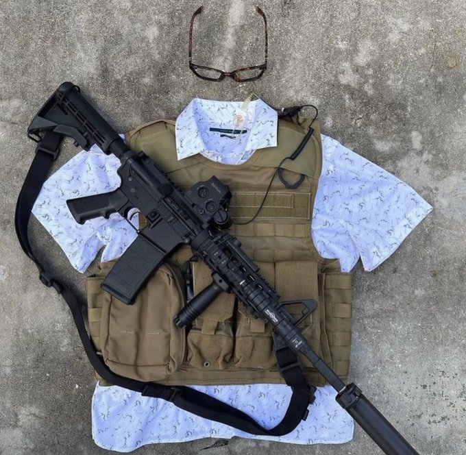 Erik_Stitt_Art's tweet image. But......He's a cool nerd