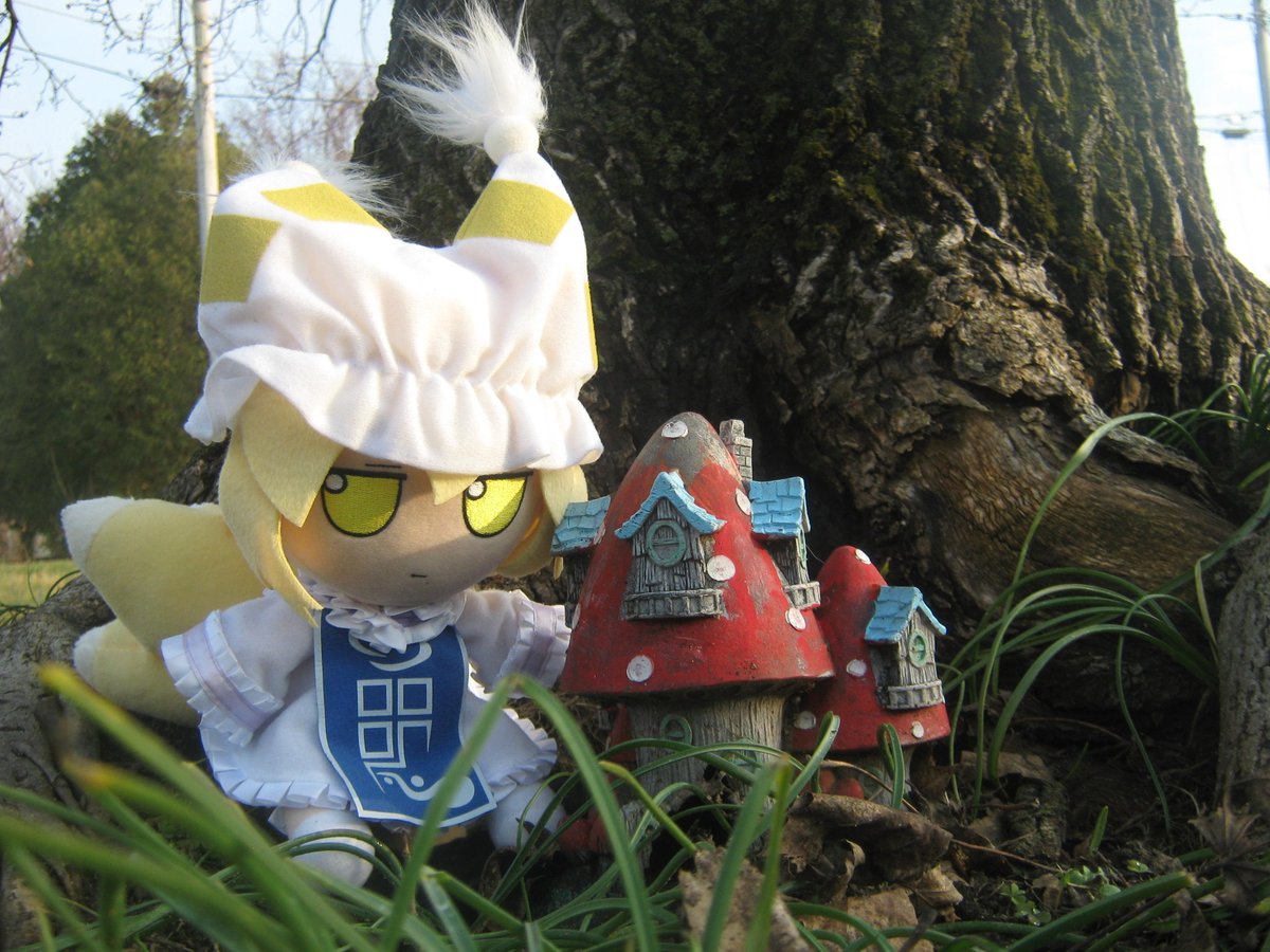 InvisFriend135's tweet photo. With the snow gone the fairies are finally let out, so Ran can finally check on them :D #fumo 
- 3/6/26 https://t.co/0lK7FokQX2