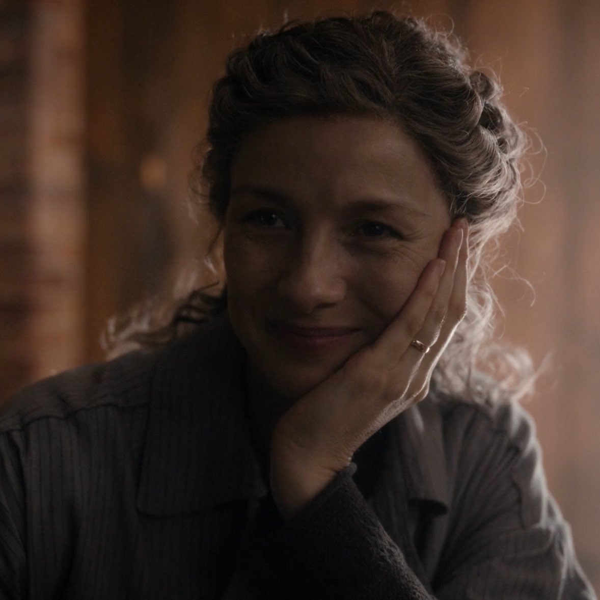 she !!!!! loves !!!!! him !!!!! so !!!!! much !!!!! #outlander