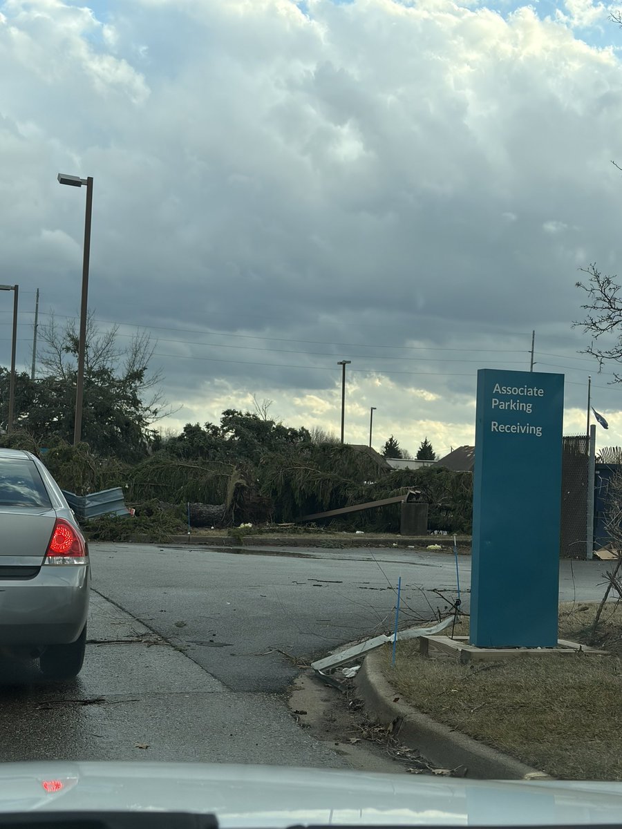 ChasingWJenna's tweet image. Damage in Three Rivers after the tornado
@MiStormChasers @LTKadaver