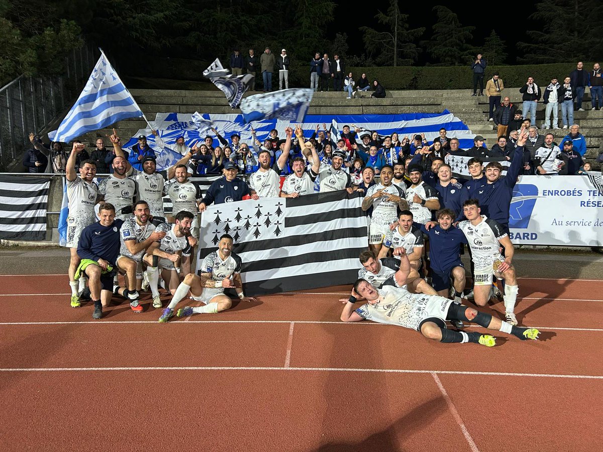 𝐏𝐨𝐮𝐫 𝐭𝐨𝐮𝐬 𝐥𝐞𝐬 𝐬𝐮𝐩𝐩𝐨𝐫𝐭𝐞𝐫𝐬 𝐛𝐫𝐞𝐭𝐨𝐧𝐬 🤍🖤

Un 𝐢𝐦𝐦𝐞𝐧𝐬𝐞 𝐦𝐞𝐫𝐜𝐢 à nos supporters présents au stade et à vous tous qui nous encouragez, où que vous soyez 🫶

#FiertéBretonne