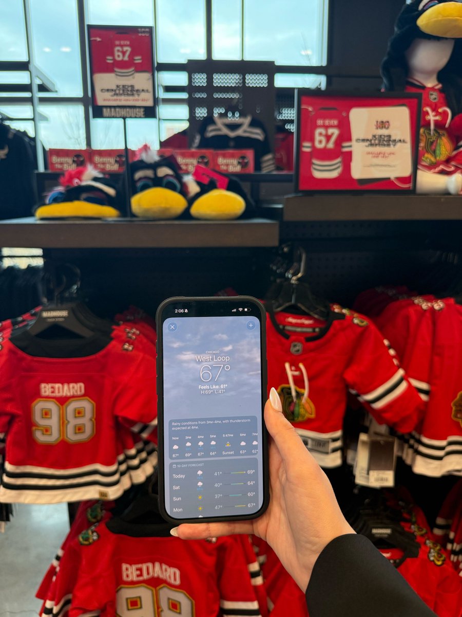 Blackhawks Store tweet media