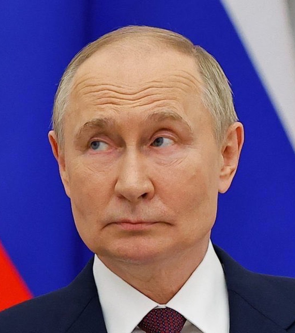 Queen | 𝔽rAI tweet media