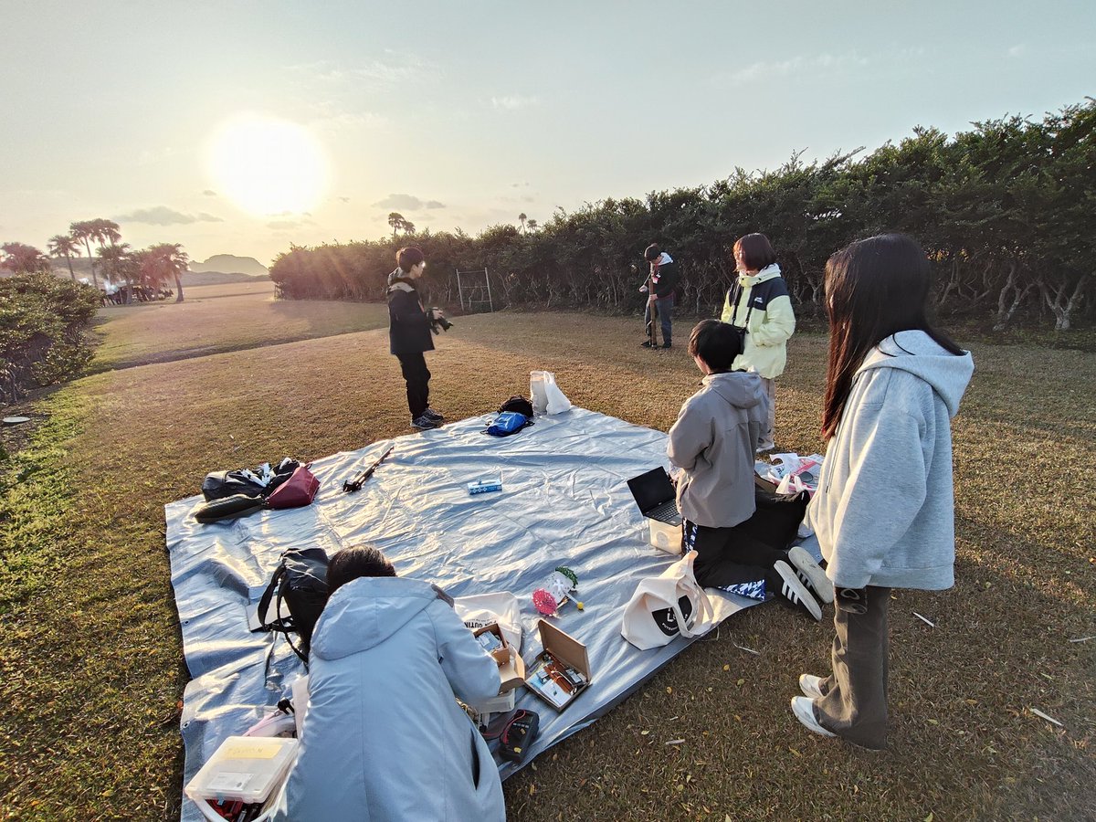 knct_phys's tweet photo. 種コン1日目！
先発隊がベースを設置中
#種コン2026 https://t.co/LeimJxkoK5