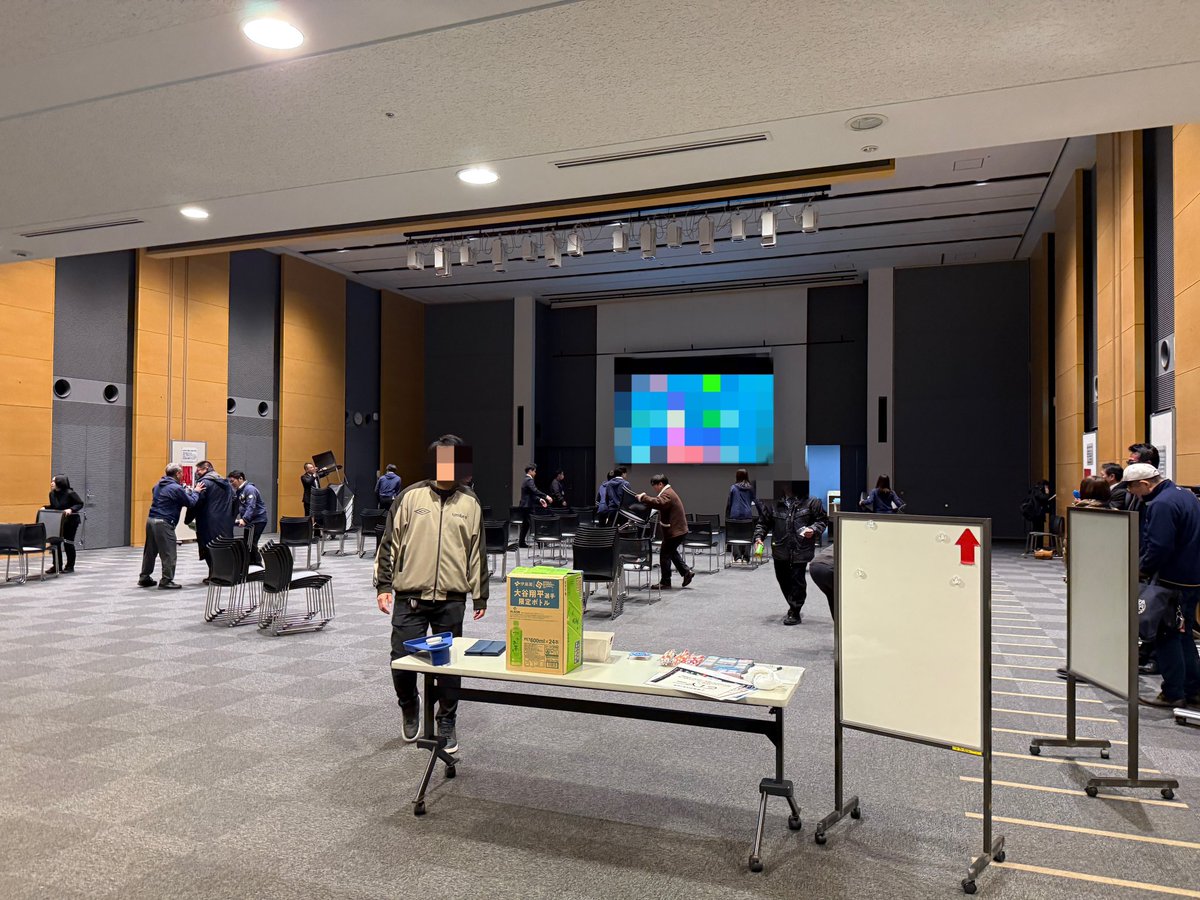 高速バスで、東京駅とうちゃこ！
からの朝風呂！
からの、今話題の御徒町小町食堂の990円朝食バイキング！イイねえ。
めっちゃ人気で、自分の行った時はショーケースの中身がスカスカだった💦
「今朝はX見て来ましたって人が急に来出して大変」とおばちゃん😅
けど、それなりに満足！リピートしたい。 