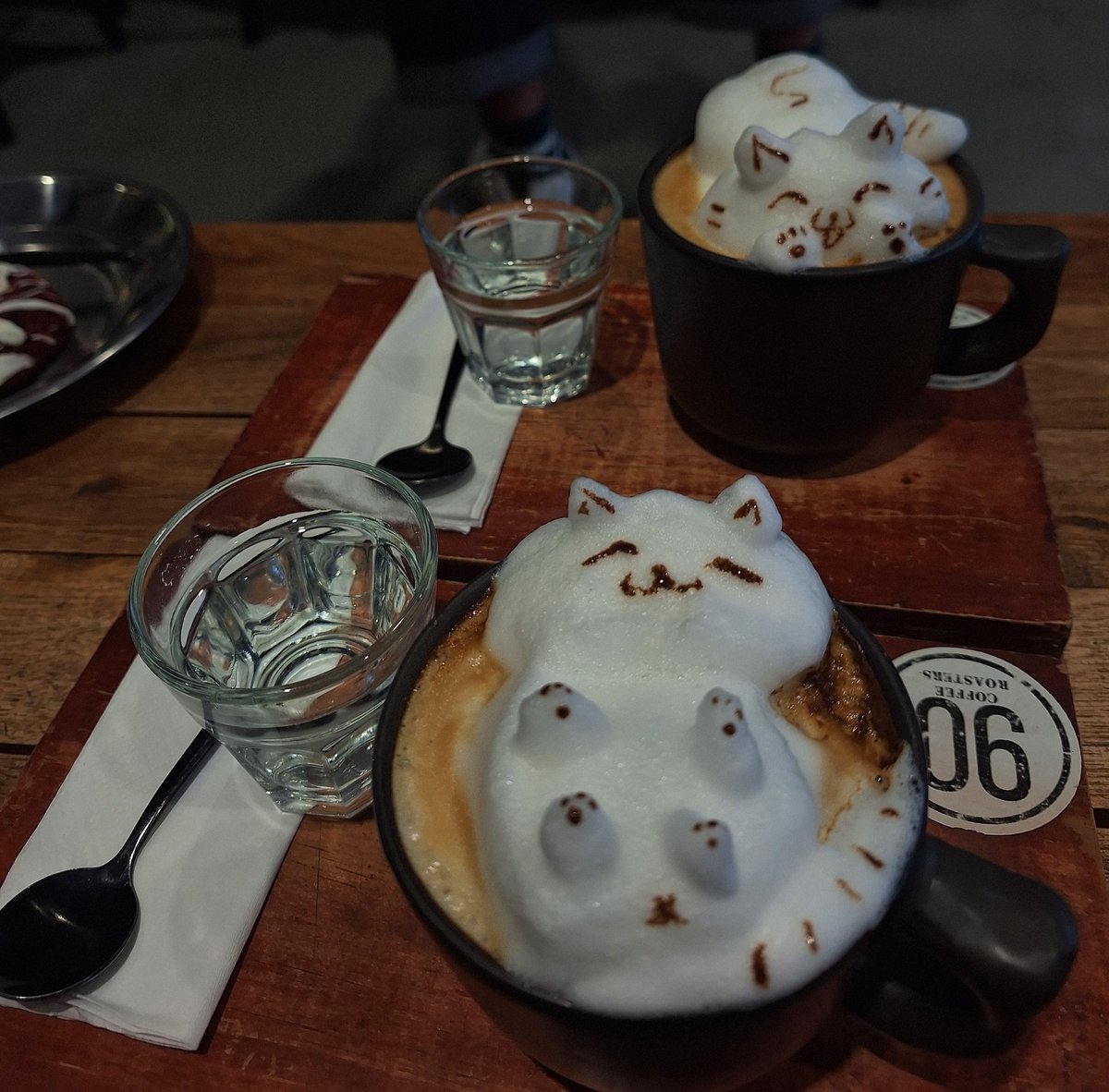 Sailorsaturm's tweet photo. La vida se trata de ir a cafecitos y que te hagan un gatito de espuma en el café https://t.co/ih1WQ4eEpo