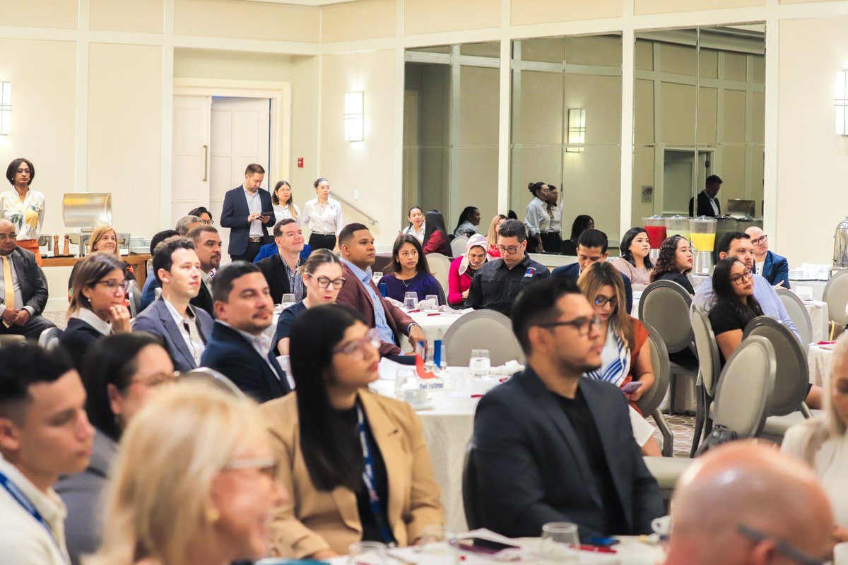 U del Istmo tweet media