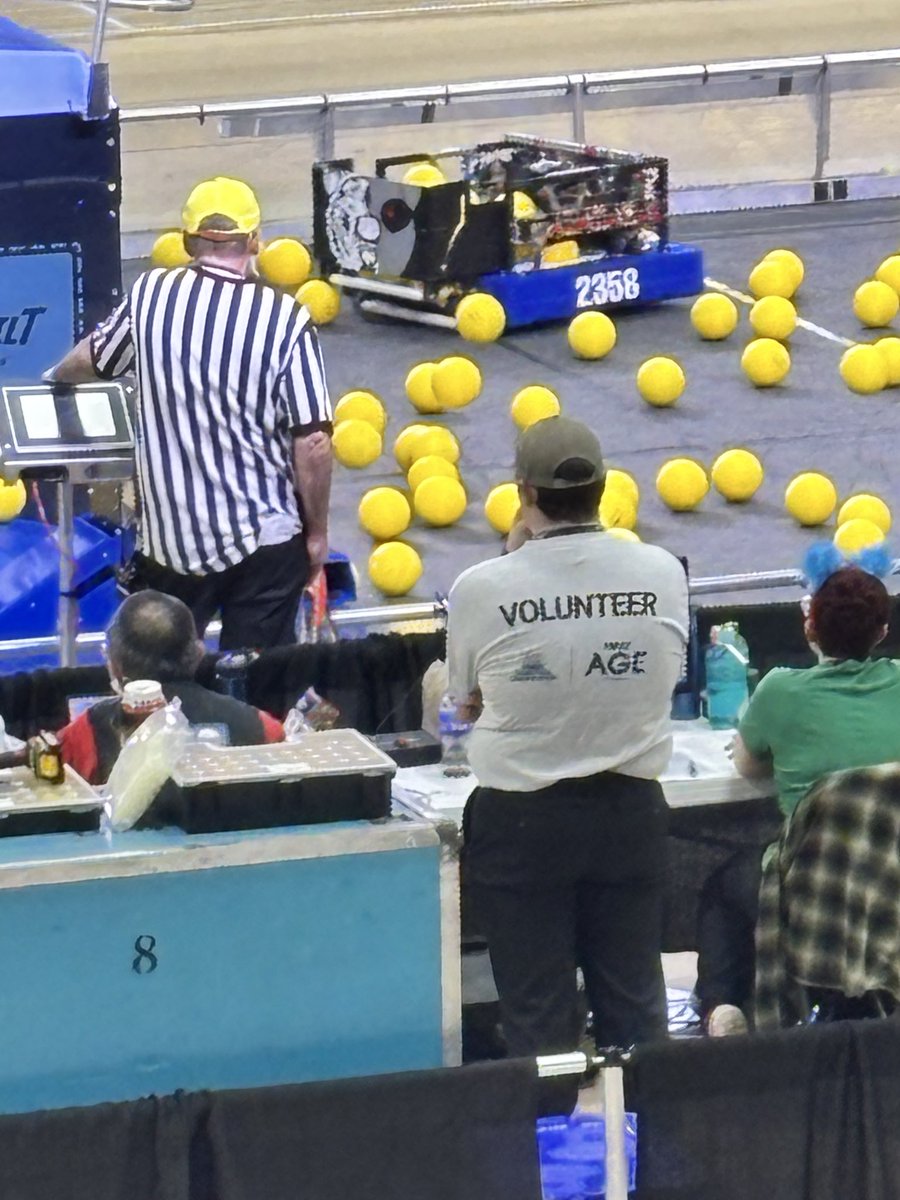 Cara Obrochta tweet media