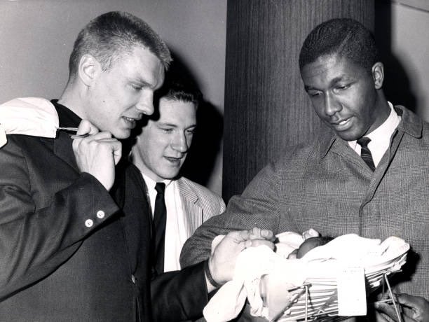 <a href="/gsGOAT/">The GOAT</a> <a href="/ESPNBoston/">ESPNBoston</a> <a href="/celtics/">Boston Celtics</a> <a href="/CLNS_Nick/">Nick Gelso</a> <a href="/OldSchoolBoston/">Old School Boston</a> <a href="/GlobeBobRyan/">Bob Ryan</a> <a href="/PeterVecsey1/">Peter Vecsey</a> <a href="/ThrowbackHoops/">ThrowbackHoops</a> <a href="/Becoming_Bryna/">Bryna</a> <a href="/Celtics_Fra/">Celtics France ☘️</a> <a href="/sigg20/">Tom’s Old Days</a> 📸 : Samuel B. Hammat