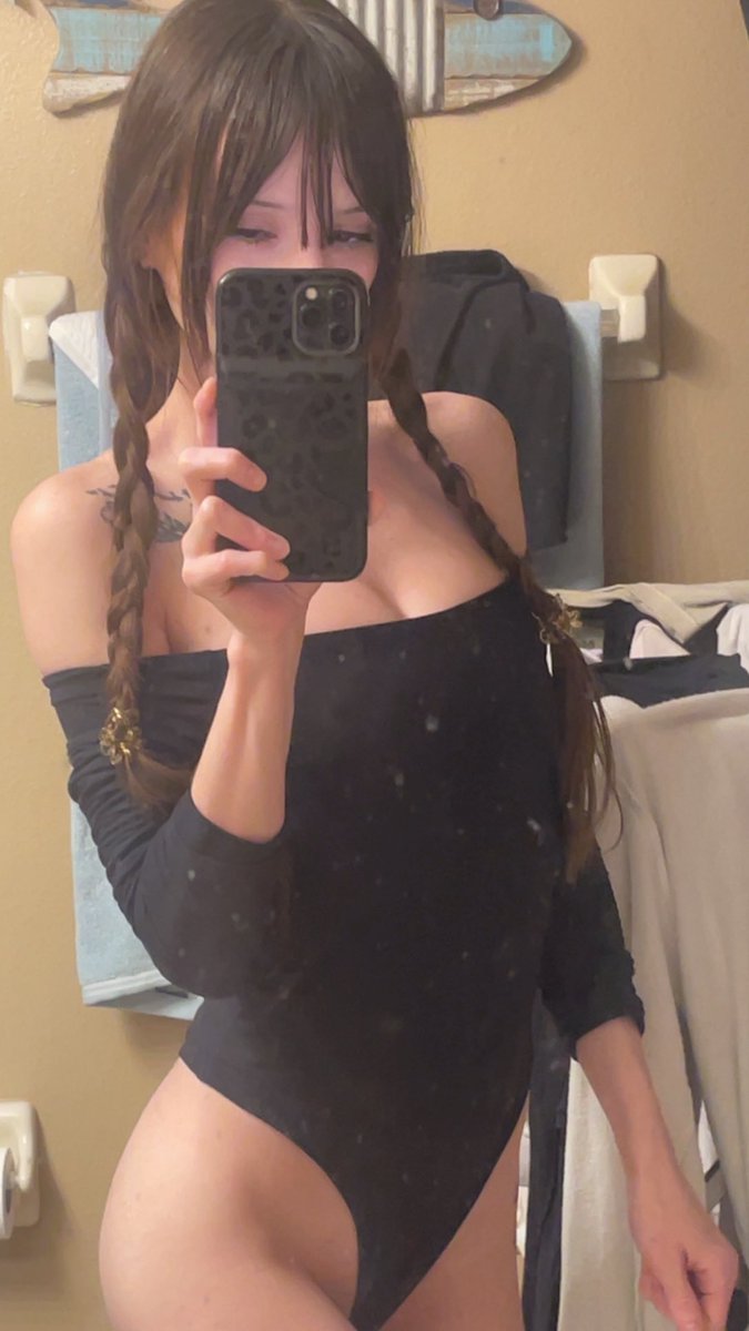 costco liv tyler tweet media