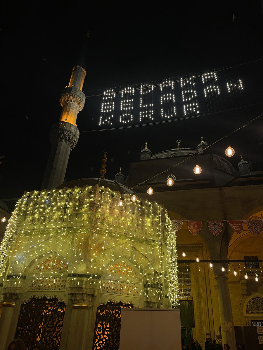 16 Ramazan validei cedid camii 💛