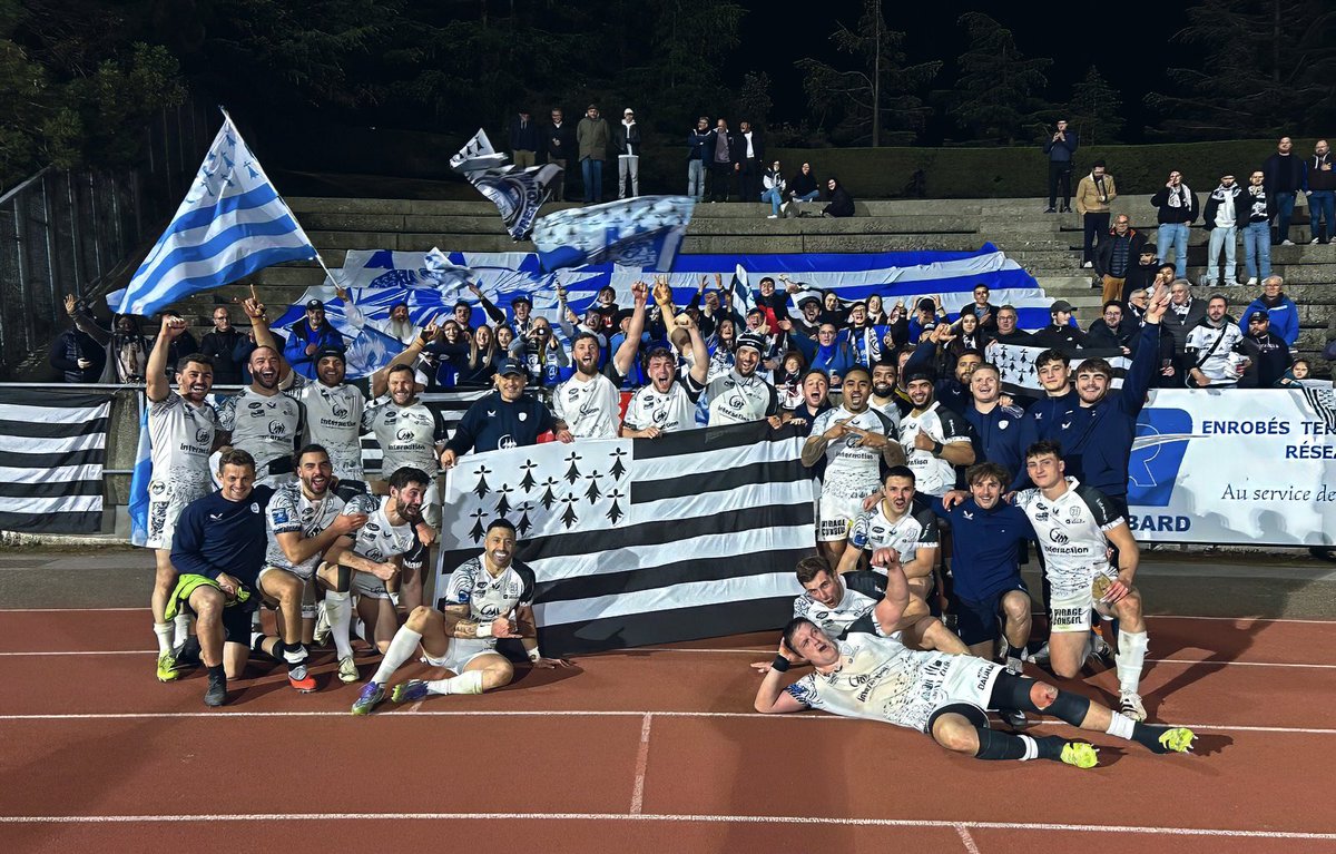 𝐏𝐨𝐮𝐫 𝐭𝐨𝐮𝐬 𝐥𝐞𝐬 𝐬𝐮𝐩𝐩𝐨𝐫𝐭𝐞𝐫𝐬 𝐛𝐫𝐞𝐭𝐨𝐧𝐬 🤍🖤

Un 𝐢𝐦𝐦𝐞𝐧𝐬𝐞 𝐦𝐞𝐫𝐜𝐢 à nos supporters présents au stade et à vous tous qui nous encouragez, où que vous soyez 🫶

#FiertéBretonne