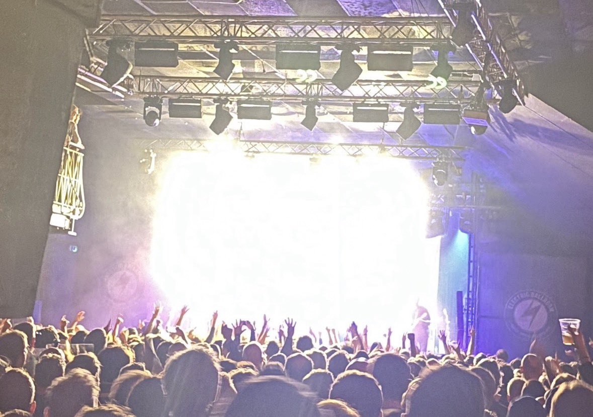 KeithTotp's tweet photo. Didn’t do anything today, because it was cold, grey, and raining.
Then I remembered The Hold Steady were playing two minutes from my house, so I went and watched them rock the FUCK out and be awesome!
Anyway, I love music, I love bands, and I love being alive!
#GoodOldLife! https://t.co/kIQUNCqF0B