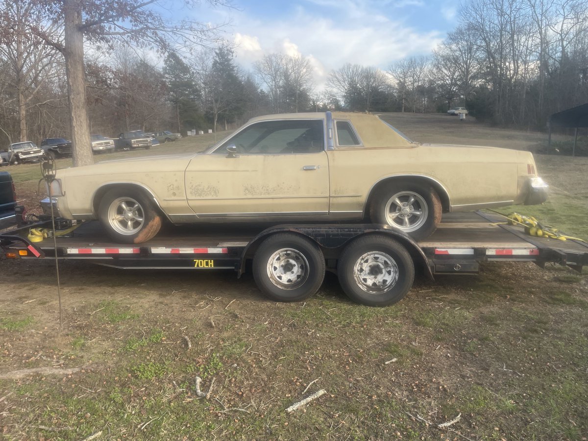 79 Chrysler Cordoba owner stopped driving it because fuel pump went bad