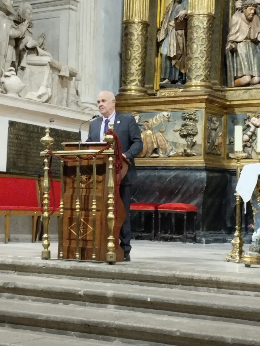 En la tarde de hoy hemos acompañado a los hermanos de <a href="/nazarenovall/">Cofradía J.Nazareno</a> en la Eucaristía en honor de N.P.Jesús Nazareno con motivo de su Besapié.

También hemos acompañado a los hermanos de <a href="/Descen_VA/">Descendimiento Valladolid</a> en su Pregón.