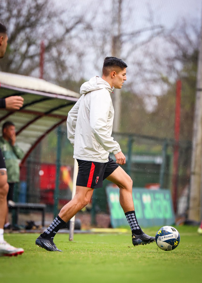 ldacr's tweet photo. Próximo partido, San Carlos 🔛⚽️

#VamosLEONES 🦁 https://t.co/hW5c5bzoRT