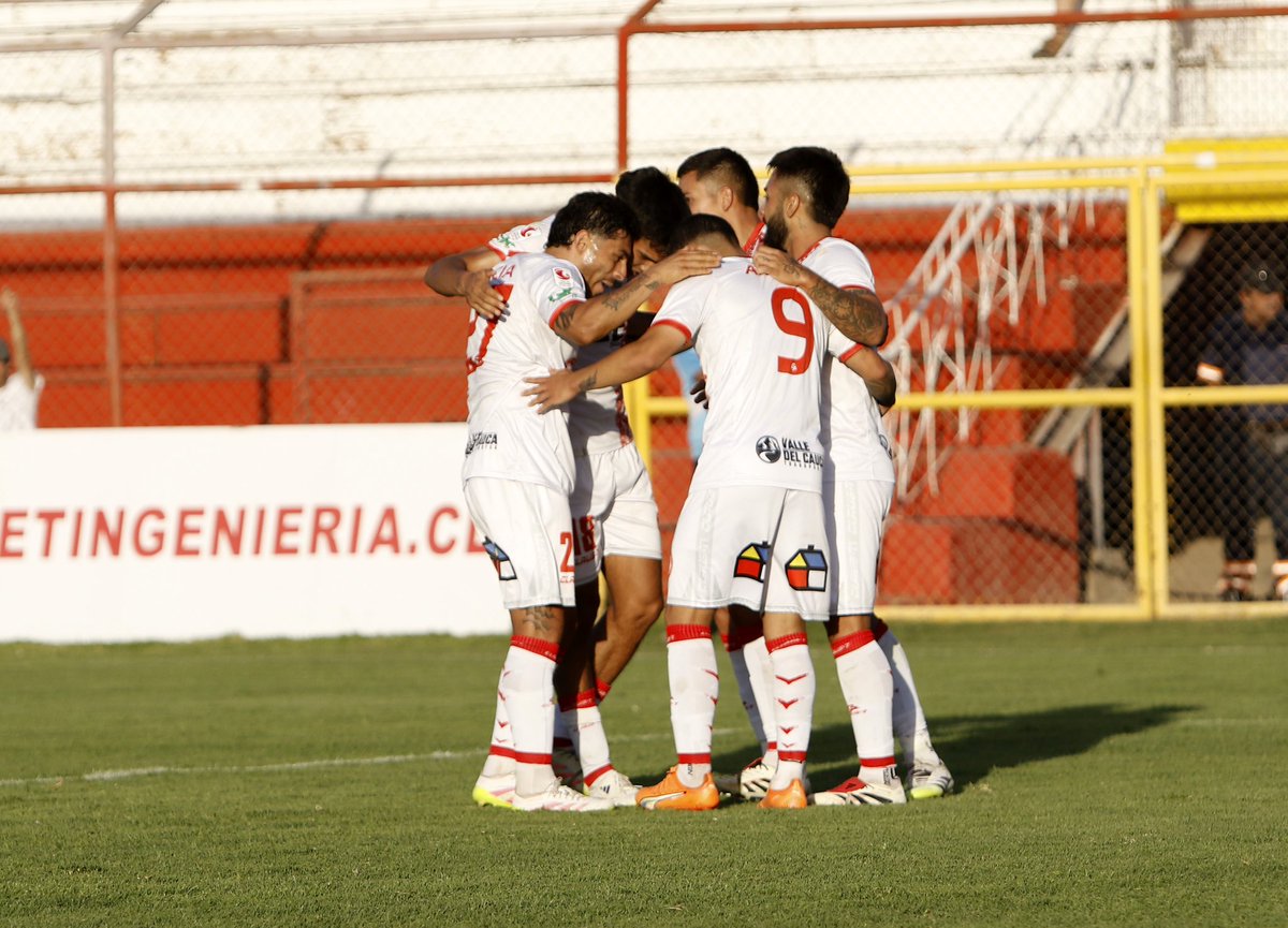 USanFelipeSADP's tweet photo. Jara ➡️ Aravena ➡️ Muñoz 🟰⚽️

¡Vamoss, albirrojos! 🤍❤️

#UNÍDOS https://t.co/SPqywQUfUE