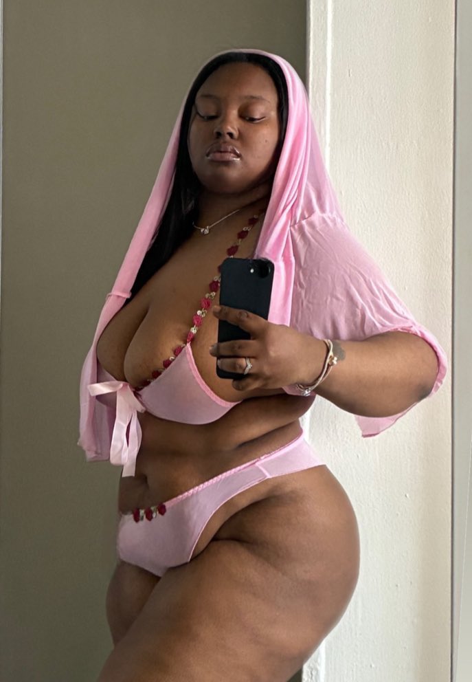 Ms Topic tweet media