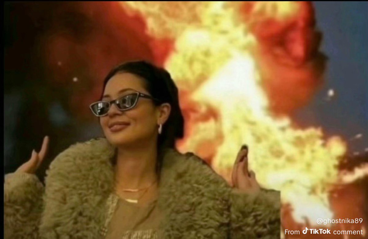 ohhjanjan's tweet image. Annoying coworker: “ew packers”

Me: “get your organization together before talking about us”

Annoying coworker: “our haters are our motivators!” 

Me: “then I’m not hating hard enough since yall missed the playoffs”