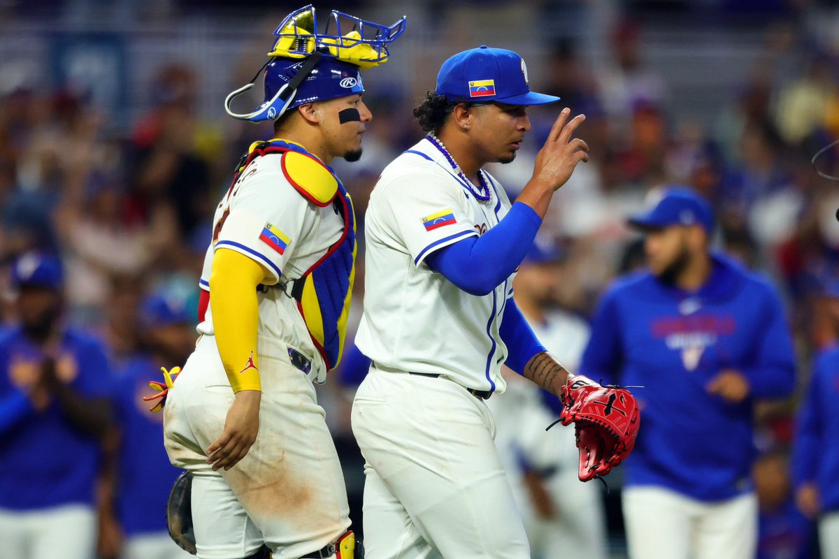 Cubs's tweet photo. 100+ mph from La Gasolina for Team Venezuela 🔥

 #WorldBaseballClassic https://t.co/gCbAAKFNpQ