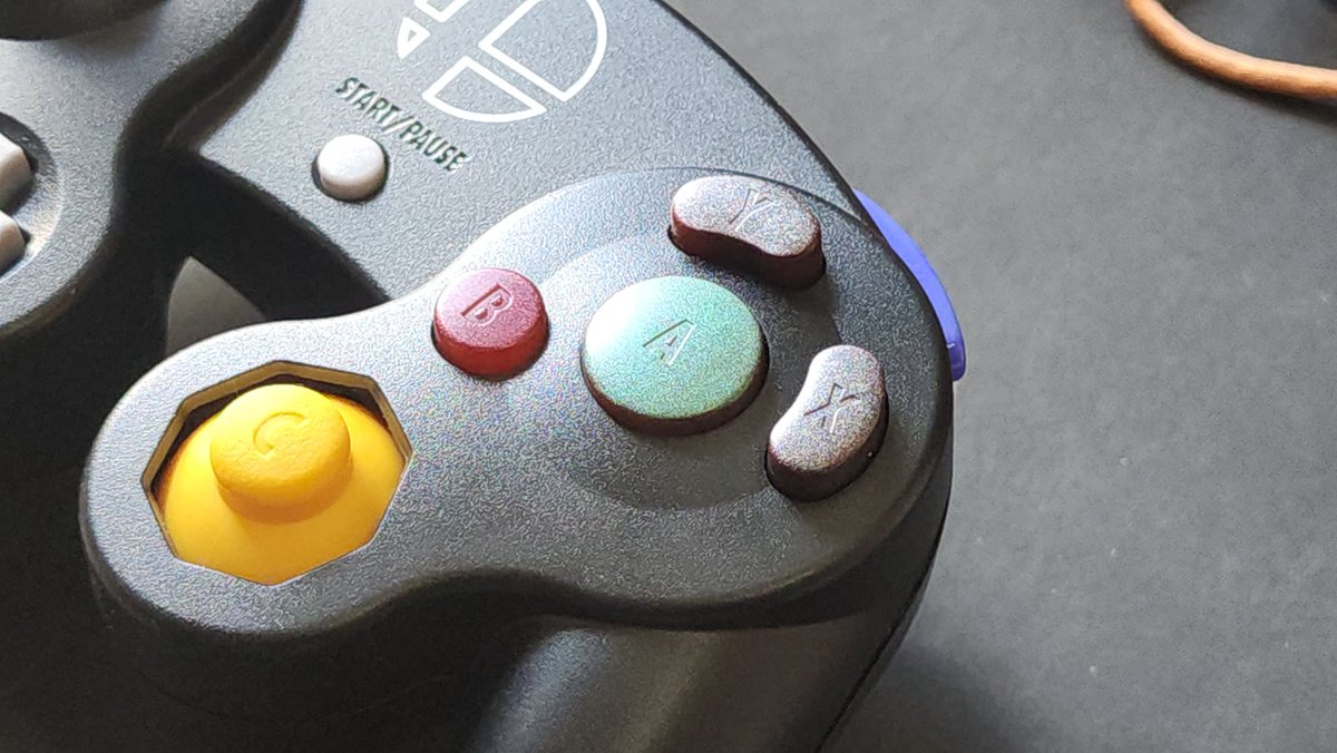 control__freakz's tweet photo. Made some buttons in an OEM style 😁 https://t.co/jbuVwG1twq