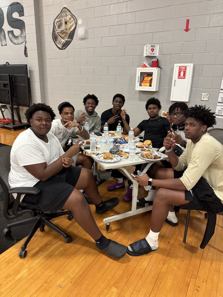 HOCO FOOTBALL tweet media