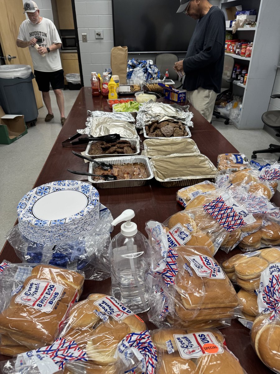 HOCO FOOTBALL tweet media