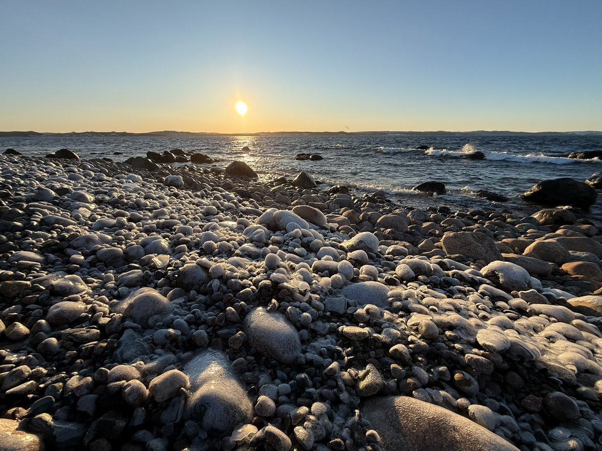 HarbourGirl65's tweet image. A beautiful evening for a quiet reflective stroll!

Tonight I’m  thankful for these longer days! 🌞

Dis Evenin’s Ramble:

As the sun sets on this beautiful day, my wish for you all is an even brighter tomorrow ♥️

#SeaBreezeAndSaltAir🧜‍♀️
#OhCanada🏳️‍🌈🇨🇦🏳️‍⚧️
#LovinLife🙏