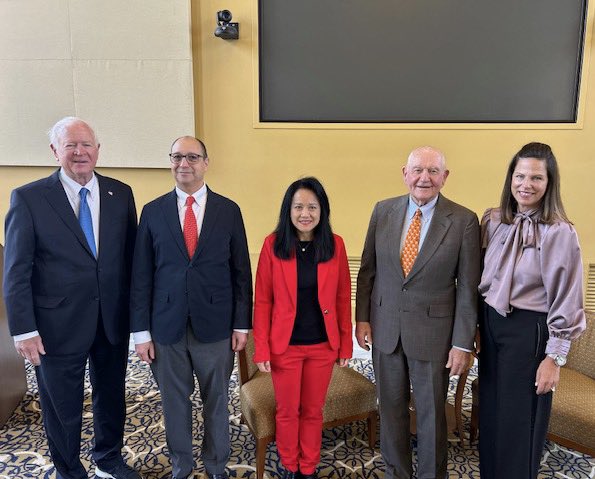 Rosaline Kwan tweet media