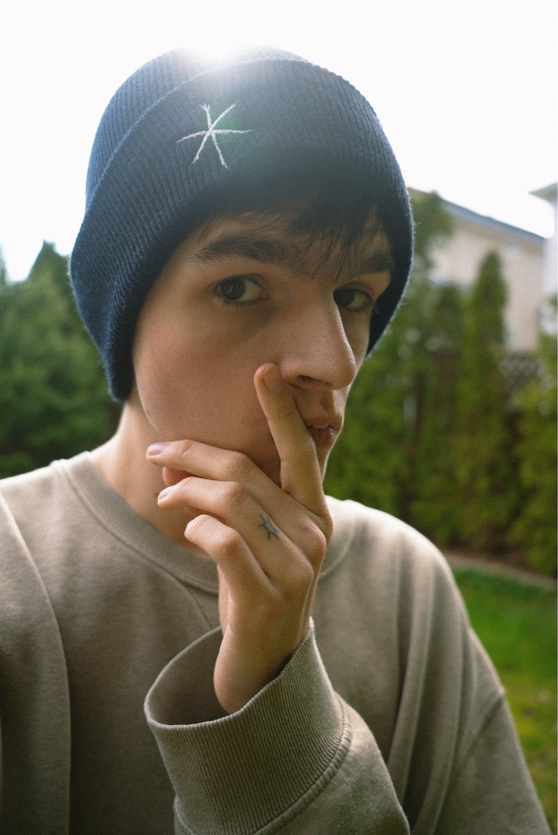 jaronᛡ tweet media