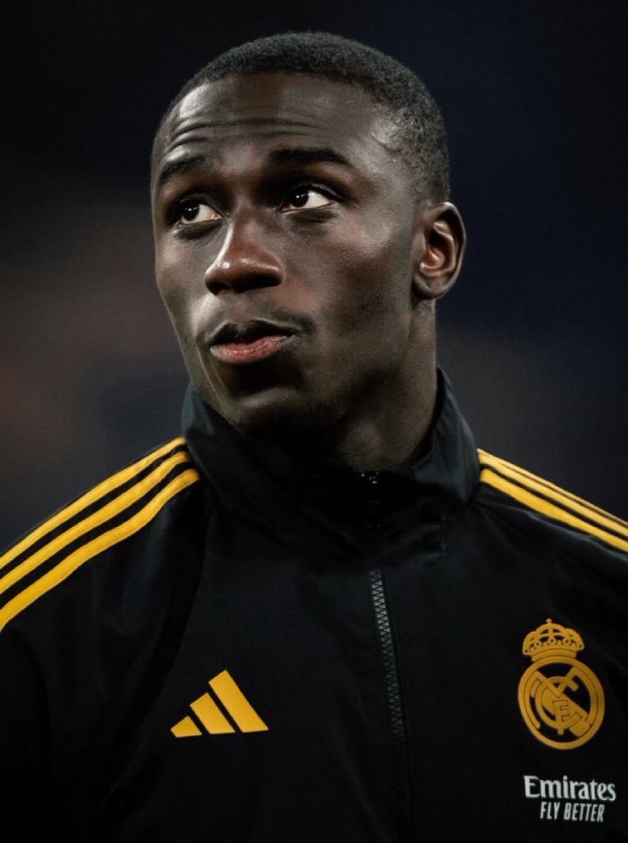 losblancoswrld's tweet photo. If both are fully fit, then who starts between Ferland Mendy and Alvaro Carreras? https://t.co/CWh41FGMzL