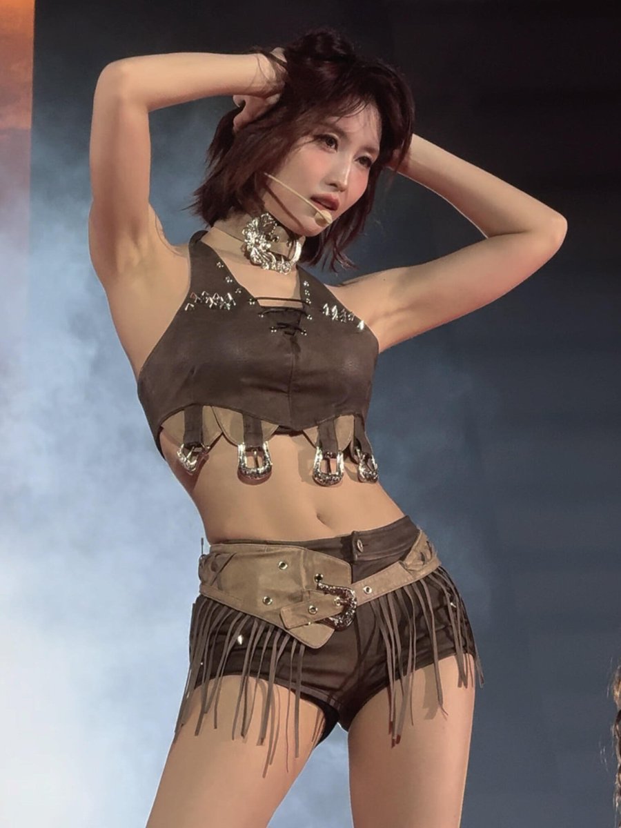 ً (@momohiraily) on Twitter photo 