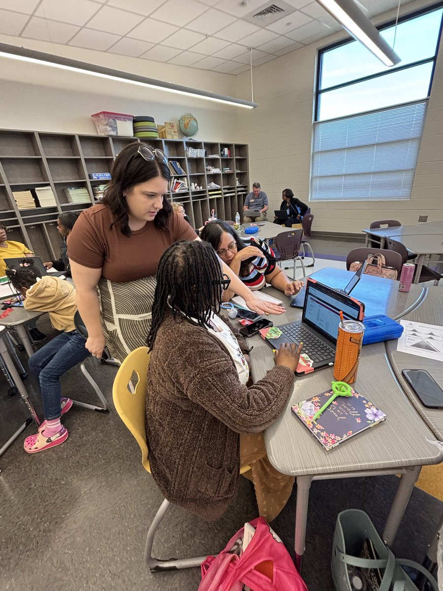 karenwood1's tweet photo. It was great to spend time in @HCPS01 during their district wide professional learning day! Using progress monitoring data like GPS points to guide instruction will help get their students to the desired outcome of becoming skilled readers! @NCDPI_OEL @JIOThompson #NCReadLeadSucceed
