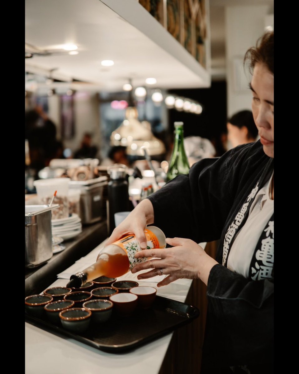 Valuable_Link's tweet photo. 🇨🇦バンクーバーのキツラノにあるレストランDon at Kitsilanoで開催された🇯🇵🍶日本酒イベント「The Art of Sake: From Rice to Glass」のハイライト✨
ゲストスピーカーとして参加させていただきました。

Don at Kitsilanoと @puresake604 のチームの皆さまとともに協力し、コース料理一品一品に合わせた厳選日本酒のペアリングをご用意。
お食事を楽しんでいただきながら、日本酒の歴史や背景にも触れ、その奥深さを感じていただける時間をご提供いたしました！

お客様との会話を交えながら進めさせていただいたため、終始賑やかで温かい雰囲気に包まれた会となりました。

次回のイベントもお楽しみ✨