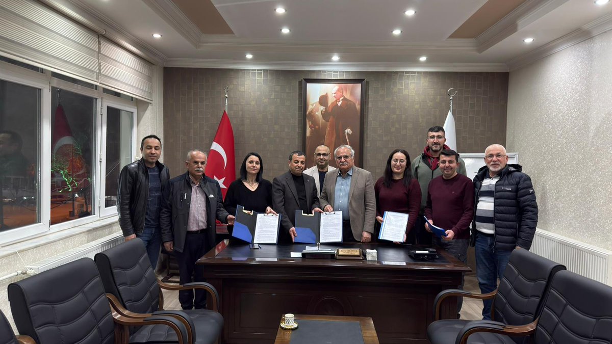 Denizli Şube Başkanımız Osman KURT, Baklan Belediye Başkanımız Yusuf GÜLSEVER ile Baklan Belediyesi çalışanı Memurlarımızı kapsayan Sosyal Denge Sözleşmesini imzaladı.

Çalışanlarımız ve aileleri için hayırlı ve bereketli olsun.