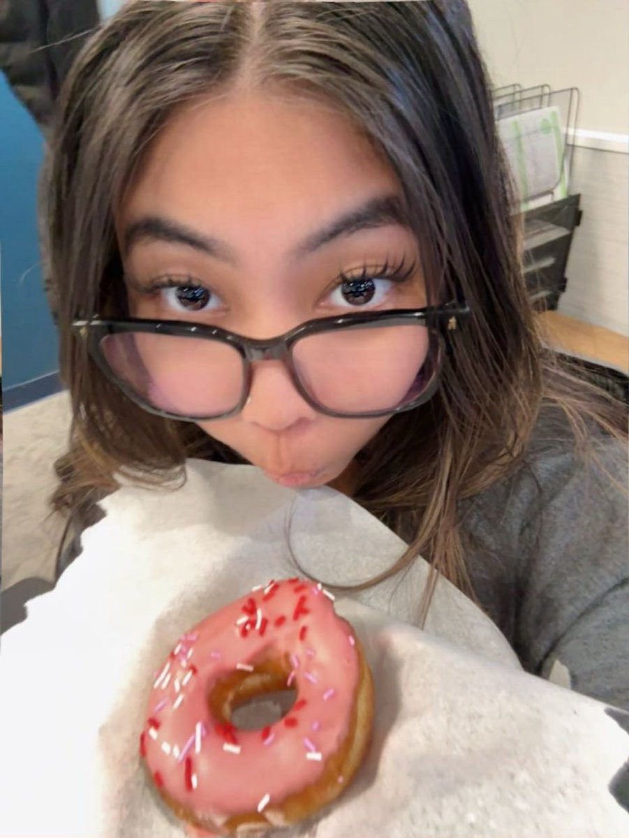 kana ᥫ᭡ tweet media