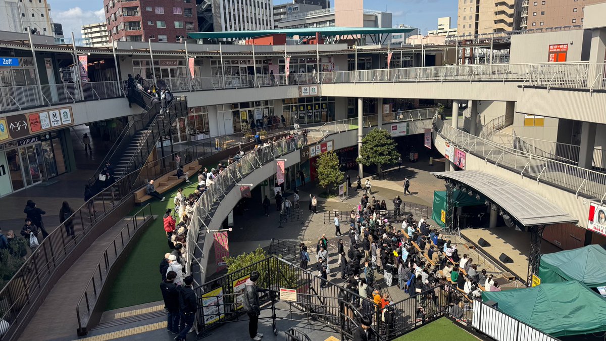 nipponsousei_tv's tweet photo. 名古屋市で2番目に利用者が多い「金山駅」は、隠れたバケモノ駅です。
この駅の1日あたり乗降客数は約47万人おり、札幌駅、広島駅、仙台駅を上回り、博多駅に迫る規模です。
名駅でも栄でもない場所にこれほど巨大な駅があるのは、名古屋が「日本三大都市」であることの何��りの証明です。 https://t.co/QoP0iktTjz
