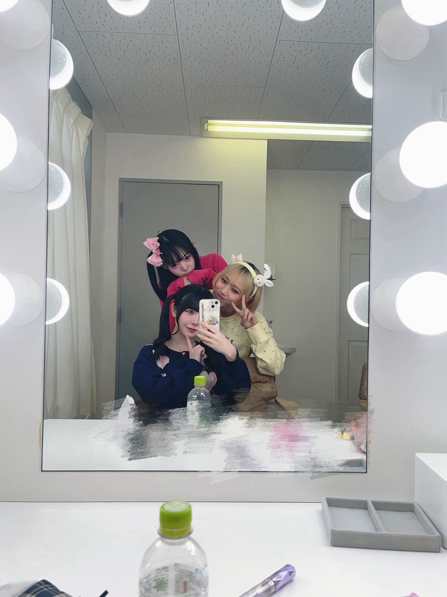 lvcharmmiyuu's tweet photo. みんな踊ってみたの感想たくさん送ってくれてありがとうｐ ̫ ｑ;♥
みんなが見てくれて喜んでくれてとっても嬉しい！！これからもいろんなみゆを見せたいなって思った🫶🏻🎵がんばるっ！

https://t.co/pl7rZhXUlw https://t.co/YpdyRSlPNM