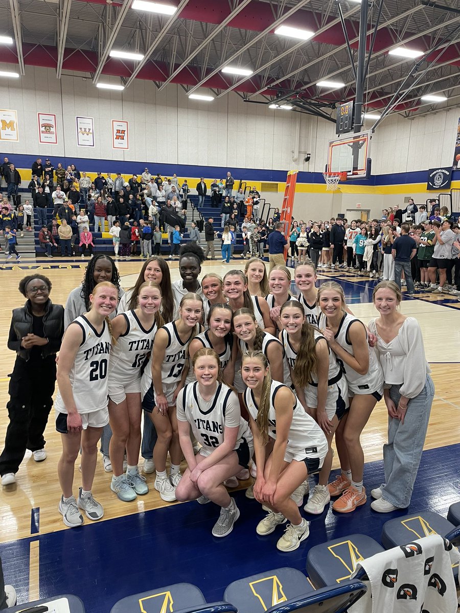 TeaGbb's tweet photo. Ticket punched 🙌🏼🏀💙⚡️💛 https://t.co/9lvNw96ANA